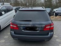Gebraucht Mercedes 220 170 PS (125 kW) 2011 Grau Kombi