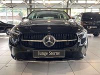 Gebraucht Mercedes B200 Advanced 163 PS (119 kW) 2024 Metalliclack kosmosschwarz Van / Kleinbus