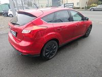 Gebraucht Ford Focus Titanium 150 PS (110 kW) 2014 Rot Limousine