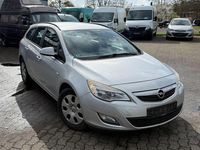 Gebraucht Opel Astra Selection 110 PS (80 kW) 2011 Silber Kombi