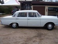 Gebraucht Mercedes 230 120 PS (88 kW) 1967 Weiß Limousine