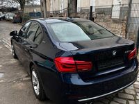 Gebraucht BMW 330e Advantage 184 PS (135 kW) 2018 Blau Limousine