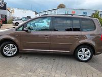 Gebraucht VW Touran Edition 140 PS (102 kW) 2012 Braun Van / Kleinbus