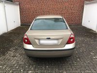 Gebraucht Ford Mondeo 110 PS (80 kW) 2005 Gold Limousine