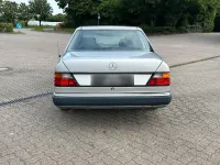 Gebraucht Mercedes 200 118 PS (86 kW) 1991 Silber Limousine