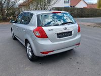 Usata Kia Ceed 116 CV (85 kW) 2011 Argento Utilitaria