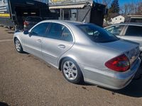 Gebraucht Mercedes E220 Elegance 170 PS (125 kW) 2007 Silber Limousine