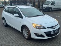 Gebraucht Opel Astra Edition 165 PS (121 kW) 2013 Weiß Kombi