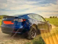 Käytetty Tesla Model 3 225 kW (306 HP) 2019 Sininen Sedan