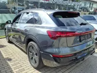 Gebraucht Audi Q8 e-tron S-Line 300 kW (408 PS) 2023 Daytonagrau perleffekt SUV