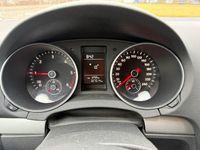 Gebraucht VW Golf VI 105 PS (77 kW) 2011 Weiß Kleinwagen