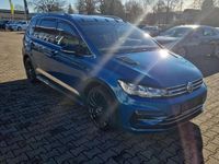 Gebraucht VW Touran Highline 179 PS (131 kW) 2017 Caribbean blue metallic Van / Kleinbus