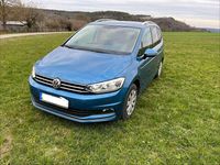 Gebraucht VW Touran Highline 150 PS (110 kW) 2019 Blau Van / Kleinbus