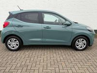 Neu Hyundai i10 79 PS (58 kW) 2025 Grün Kleinwagen