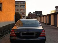Gebraucht Mercedes E220 150 PS (110 kW) 2003 Schwarz Limousine