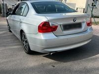 Gebraucht BMW 320 170 PS (125 kW) 2008 Silber Limousine