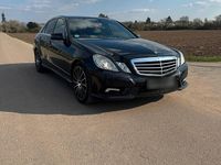 Gebraucht Mercedes E220 AMG line 170 PS (125 kW) 2011 Schwarz Limousine