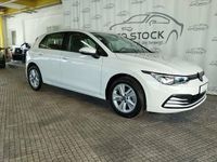 Second-hand VW Golf VIII Life 131 CP (96 kW) 2022 Alb Berlinǎ