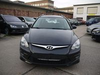 Gebraucht Hyundai i30 126 PS (92 kW) 2011 Schwarz Kombi