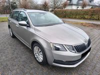 Gebraucht Skoda Octavia Ambition 150 PS (110 kW) 2019 Cappuccinobeige metallic Kombi