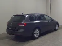 Gebraucht VW Passat 150 PS (110 kW) 2022 Grau Kombi