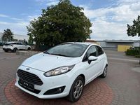 Gebraucht Ford Fiesta Trend 80 PS (58 kW) 2015 Frozen white Kleinwagen