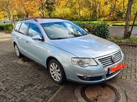 Gebraucht VW Passat 140 PS (102 kW) 2006 Blau Kombi