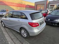 Gebraucht Mercedes B180 122 PS (89 kW) 2012 Polarsilber Van / Kleinbus