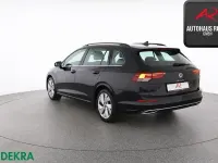 Gebraucht VW Golf VIII Style 150 PS (110 kW) 2023 Deep black perleffekt Kombi