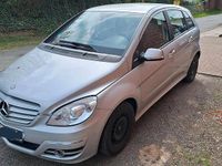 Gebraucht Mercedes B180 116 PS (85 kW) 2010 Silber Van / Kleinbus