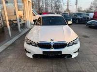 Gebraucht BMW 330 Sport Line 258 PS (189 kW) 2019 Weiß Limousine