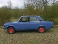 Second-hand Lada 2105 65 CP (47 kW) 1990 Albastru Berlinǎ