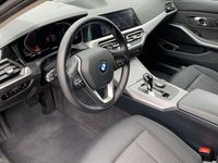 Gebraucht BMW 318 Advantage 156 PS (114 kW) 2022 Schwarz Kombi
