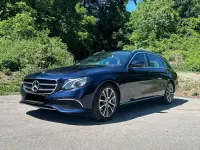 Gebraucht Mercedes E220 Avantgarde 194 PS (142 kW) 2019 Blau Kombi