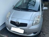 Gebraucht Toyota Yaris 70 PS (51 kW) 2006 Silber Kleinwagen