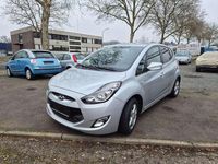 Gebraucht Hyundai ix20 Passion 125 PS (91 kW) 2012 Silber met. Kleinwagen