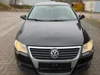 Second-hand VW Passat 105 CP (77 kW) 2005 Negru Berlinǎ