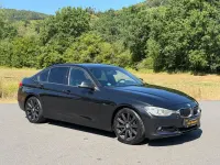 Gebraucht BMW 320 Sport Line 184 PS (135 kW) 2012 Schwarz Limousine