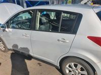 Gebraucht Nissan Tiida 105 PS (77 kW) 2008 Silber Kleinwagen