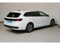 Gebraucht VW Passat Business 150 PS (110 kW) 2024 Weiss Kombi