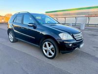Gebraucht Mercedes ML500 306 PS (225 kW) 2007 Schwarz SUV