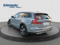 Gebraucht Volvo V60 CC Plus 197 PS (144 kW) 2023 Vapour grey (grau) Kombi