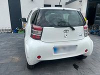 Gebraucht Toyota iQ 98 PS (72 kW) 2009 Weiß Kleinwagen