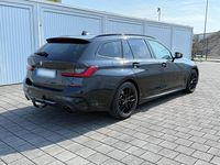 Używany BMW 330 265 KM (194 kW) 2019 Czarny Kombi