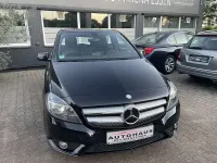 Gebraucht Mercedes B180 Sport 109 PS (80 kW) 2013 Kosmosschwarz  metalliclack Kleinwagen