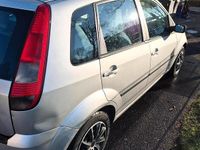 Gebraucht Ford Fiesta 80 PS (58 kW) 2005 Silber Kleinwagen