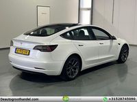 Gebraucht Tesla Model 3 Standard Range 175 kW (238 PS) 2021 Weiß Limousine