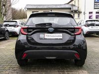 gebraucht Toyota Yaris Hybrid TMMF Team D Basis + Navigation