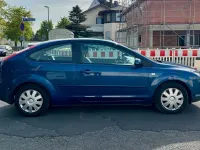 Second-hand Ford Focus Style 80 CP (58 kW) 2007 Albastru Hatchback