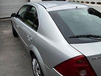 Gebraucht Ford Mondeo Trend 125 PS (91 kW) 2002 Silber Limousine